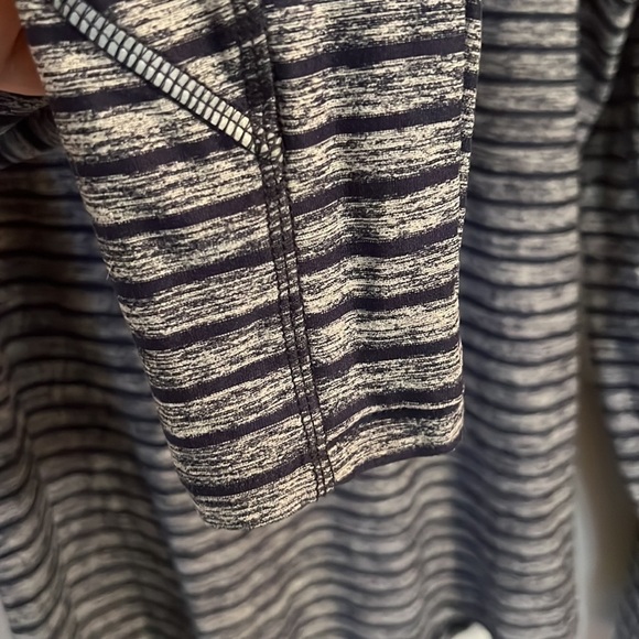 𝅺HIND HYDRA Small Woman’s 1/4 zip pullover - Picture 5 of 12